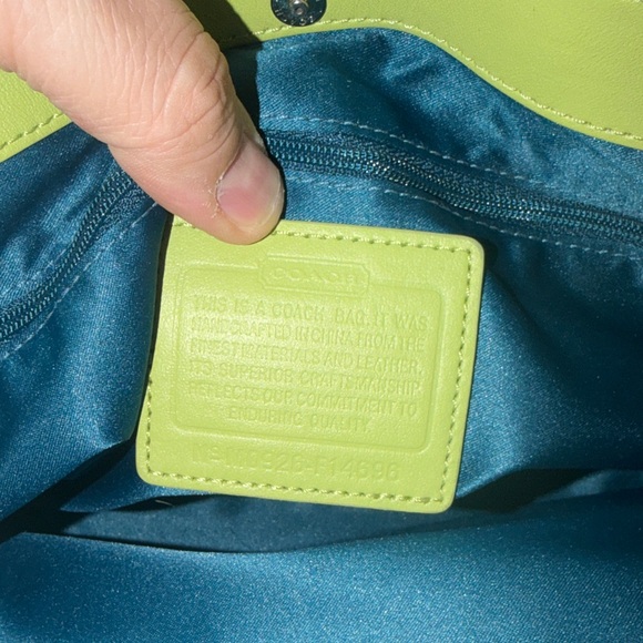 Coach Lime Green Signature Shoulder Bag - Picture 15 of 16